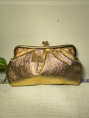 Women's St. Thomas gold foil 5" × 9" hand full clutch wristlet
